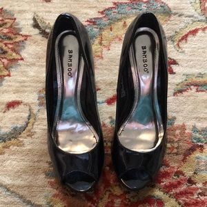 Black pump heels size 8